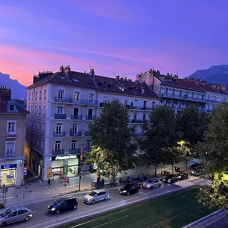 Entierement Renove Proche Gare Apartment *