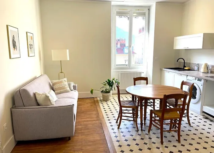 Entierement Renove Proche Gare Apartament